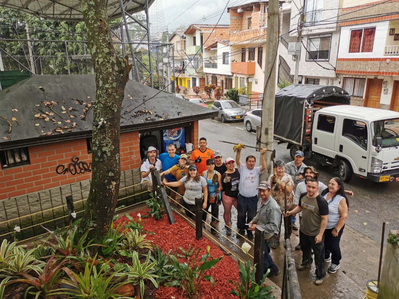 actividad de siembra colectiva en Envigado