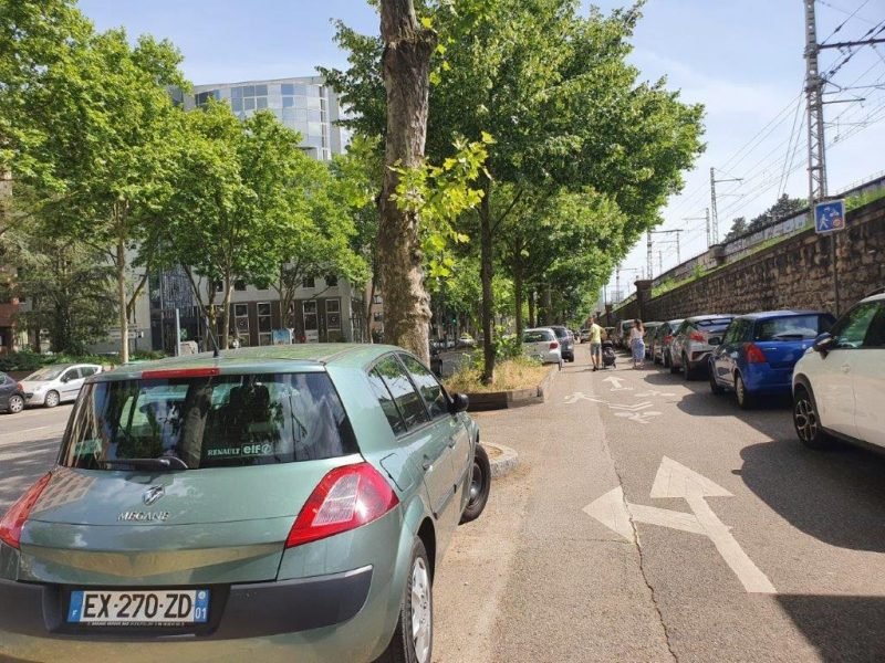 @https://www.lyonpeople.com/derniere-minute/lyon-suppression-de-200-places-de-parking-contre-le-parc-de-la-tete-dor-2022-06-19.html
