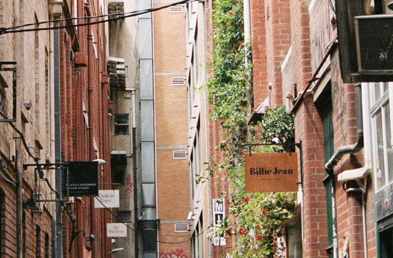 Alleyway in Melbourne @P. Whelen on Unsplash